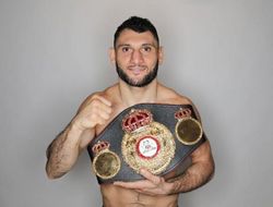 фото - Гуламирян вырвал победу у Егорова и сохранил чемпионский титул