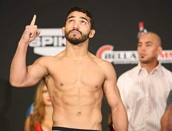 фото - Чемпион Фрейре нокаутировал чемпиона Чендлера, Лима забил Пейджа на Bellator 221