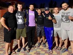 фото - Ломаченко и Усик вернулись в Украину, Хабиб — номер один, шокирующие подробности последнего боя Дадашева — соцсети