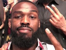 фото - UFC 197: Джон Джонс вернулся с победой над Сен-Прю