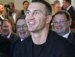 фото - «Машина для убийства титулов Джошуа». Владимир Кличко показал впечатляющую физическую форму — кадр дня