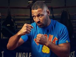 фото - Келл Брук пугает Кроуфорда мощной банкой: Я суперсильный!