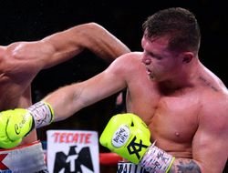 фото - Мэйуэзер — о победе Альвареса над Ковалёвым: Это было скучно и уныло!