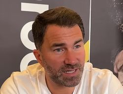 фото - «Сыграет фактор возраста». Хирн о бое Ломаченко – Дэвис