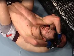 фото - Умар Нурмагомедов дебютировал в UFC с победы над Морозовым – видео финиша