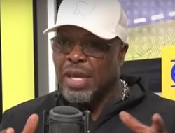 фото - Усик войдёт в историю одним из величайших — тренер Дюбуа