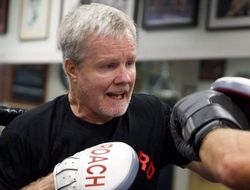 фото - Фредди Роуч сравнил Пакьяо и Мейвезера — почему Мэнни круче