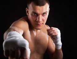 фото - Максим Власов может сразиться с бывшим титульным соперником Усика