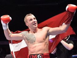 фото - Латвия получила чемпиона мира: Бриедис победил Хука
