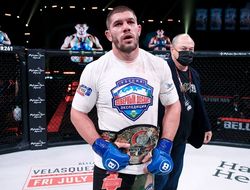 фото - Валентин Молдавский завоевал «временный» титул Bellator в тяжёлом весе