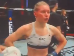 фото - Видео: россиянка Дудакова ударила тренера по лицу после поражения на UFC Fight Night 249