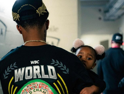 фото - Стивенсон передал послание Ломаченко