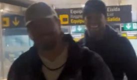 Усик и Джошуа на пути в Киев: видео