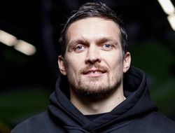 фото - Усик ответил Фьюри: «Готов на голых кулаках хоть сейчас. Я в Москву даже ездил»