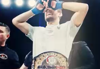 Нурмагомедов победил Хьюза и остался чемпионом Bellator