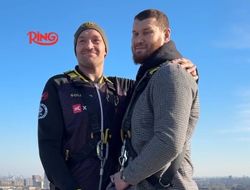 фото - Фьюри едва не расцеловал Махмудова: соперники встретились на высоте птичьего полёта