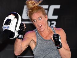 фото - Неудачи не помеха: бой Холли Холм против Бете Коррейя возглавит шоу UFC в Сингапуре
