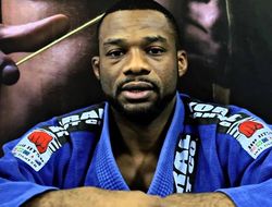 фото - Тренер Хамзата Чимаева назвал главную проблему бойца