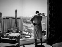 фото - Ковалев ищет Ярда, Джошуа в Нигерии, Ломаченко на автогонках — соцсети