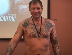 фото - Взвешивание Александра Емельяненко и Марсио Сантоса. Разница 11 кг, видео