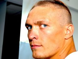 фото - Александр Усик в непростом бою перебил Майкла Хантера