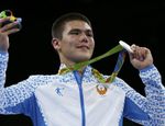 «Узбекский Ломаченко» побил Александера, завоевал первый титул в профессионалах