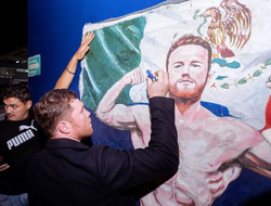 фото - В Мексике появилась статуя Сауля Альвареса: фото