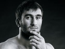 фото - Надеемся, Гассиева и без боя сделают претендентом — менеджер