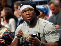 фото - Флойд Мэйуэзер дерётся с таксистом, превращает бокс в цирк — 50 Cent