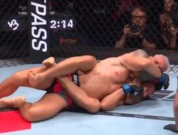 фото - Оливейра задушил Гамрота в главном бою UFC Rio