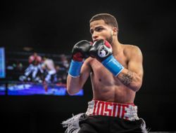 фото - Варгас расплакался в преддверии боя, но сумел уверенно побить Брисено