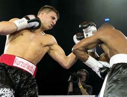 фото - Цойге быстро забил Экпо в реванше, Мурат взял второстепенный мировой титул