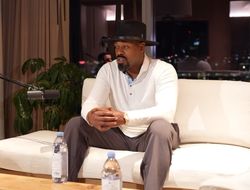 фото - Аспиналл — капитулянт. Аргументирует Джонс