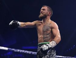 фото - Арум: «Ломаченко хотел бы провести бой с Дэвисом»