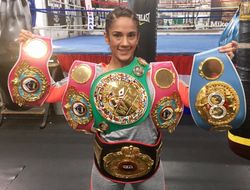 фото - Серрано побила Сантану, титульный бой Мендеса отменили в последний момент