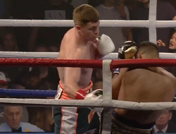 фото - Топ-проспект Уолш вынудил капитулировать Веласко: видео