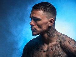 фото - Камбосос предложил Хэйни продать ради боя часть драгоценных побрякушек