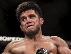фото - Генри Сехудо отказался от титула UFC, уже есть два претендента