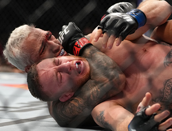 фото - Оливейра–Гэтжи, Чендлер-–Фергюсон, Эспарса–Намаюнас: видео лучших моментов UFC 274