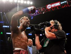 фото - Не сумел. Сергей Деревянченко уступил Джермаллу Чарло