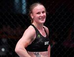 Валентина Шевченко с трудом отстояла титул на UFC 275