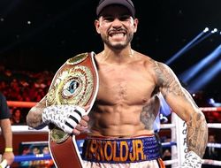 фото - «Это уже перебор». Теофимо Лопес разозлил Арнольда с рекордом 26-0