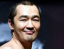 фото - Бейбут Шуменов победил Флореса и взял очередной титул