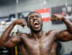 фото - Берто побывал в нокдауне, но вырвал победу над Александером