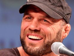 фото - Кутюр потратил полмиллиона, чтобы провести бой с Емельяненко