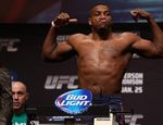 Алексей Олейник стал соавтором рекорда UFC: его уничтожили за секунды — видео