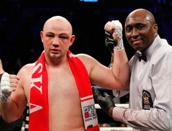 фото - Официально: Угас–Баррионуэво и Ковнацки–Мартин в андеркарде Гарсиа–Портер