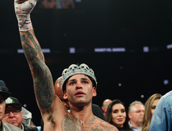 фото - Является ли легальной защитная тактика Гарсии? Мнение президента WBC Ukraine