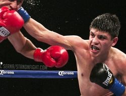 фото - Де Ла Хойя деклассировал экс-претендента Руиса: видео боя