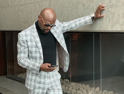 фото - Усик развлекается в зале, Головкин становится сильнее, Мэйуэзер подпирает стену — соцсети 